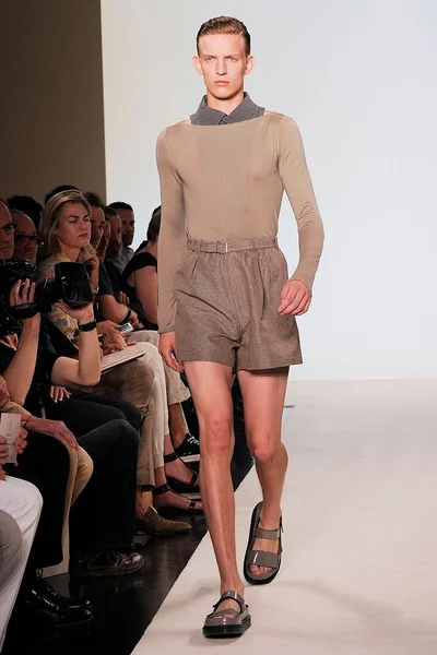 Look 17